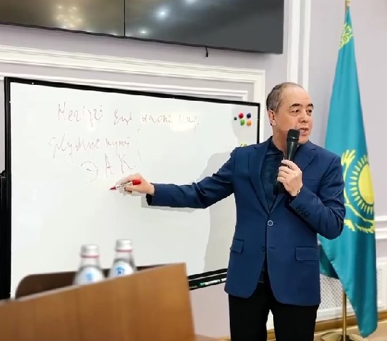 Аким ЗКО провёл семинар для сельских коллег